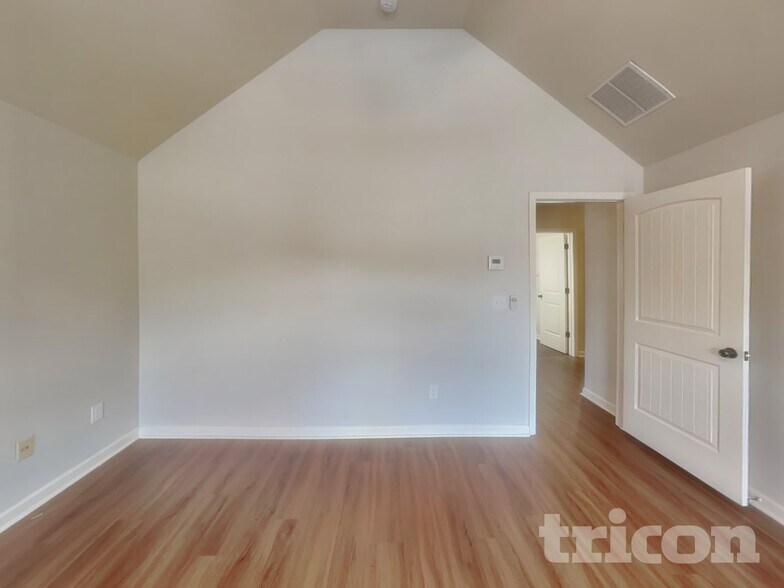 Building Photo - 217 Adeline Ln