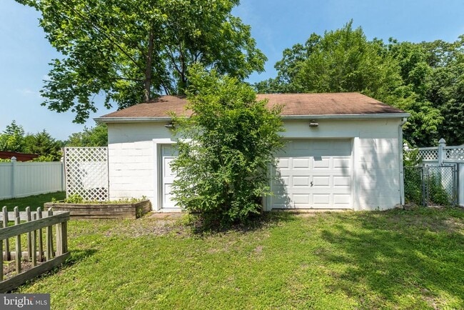 Building Photo - 3279 Susquehanna Rd