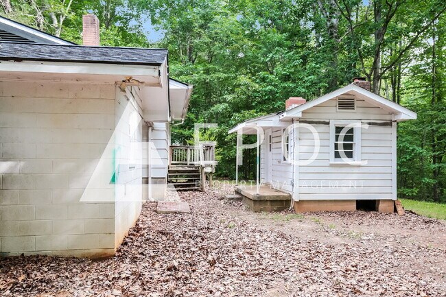 Building Photo - *Freshly Ready* Move In Today! - 2771 NC Hwy 14 Reidsville, NC 27320