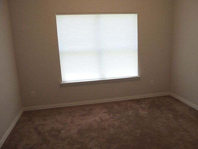Building Photo - Must See 4 Bed 3 Bath Home in Aubrey