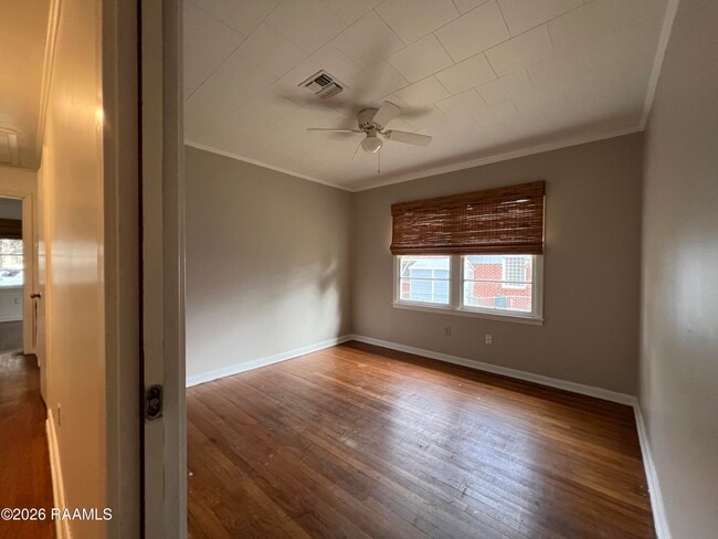 Building Photo - 215 Stephens St