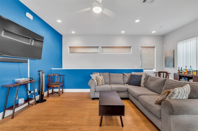 Building Photo - 5021 Nichols St