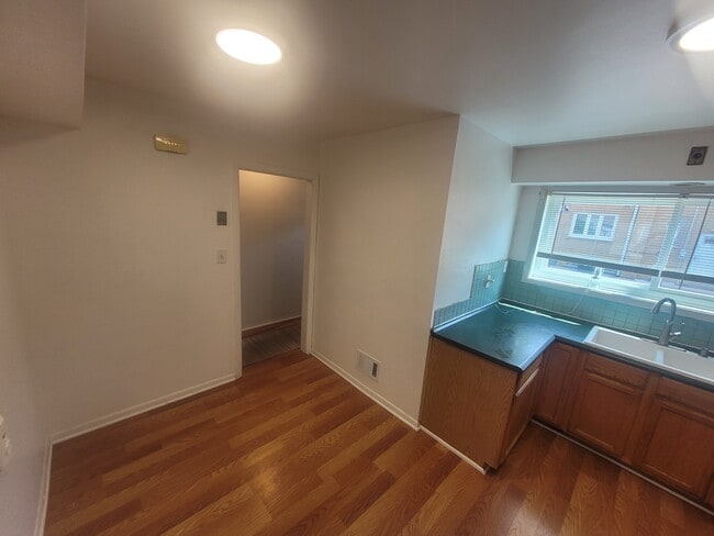 Building Photo - 7900 W Lawrence Ave