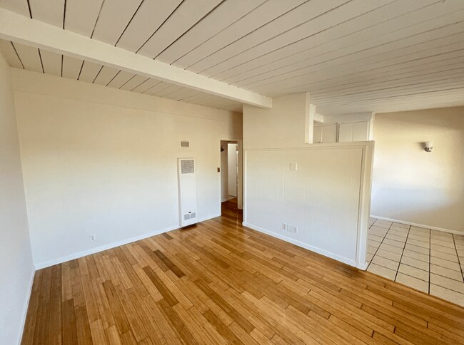 Building Photo - 11842 Venice Blvd