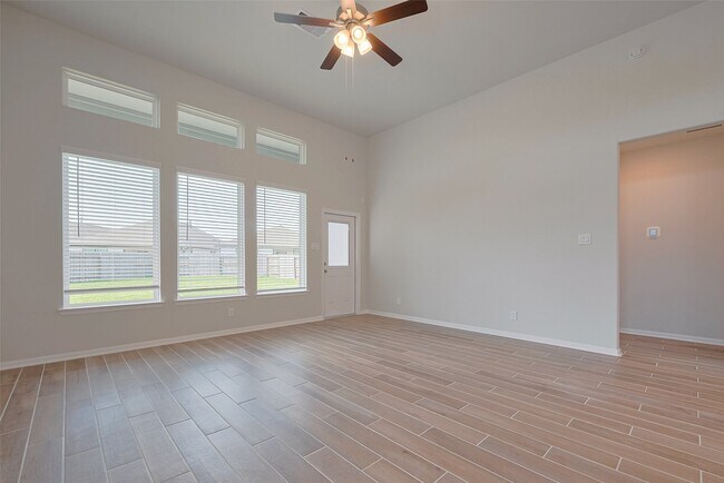 Building Photo - 2405 Seamist Cv Ln