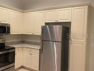 Building Photo - 213 Lourdan Ct