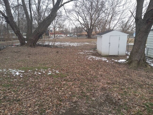 Building Photo - 2 Bedroom Single Family Home in Syracuse!