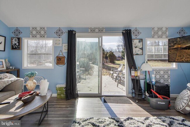 Building Photo - 7420 Mayflower Ct