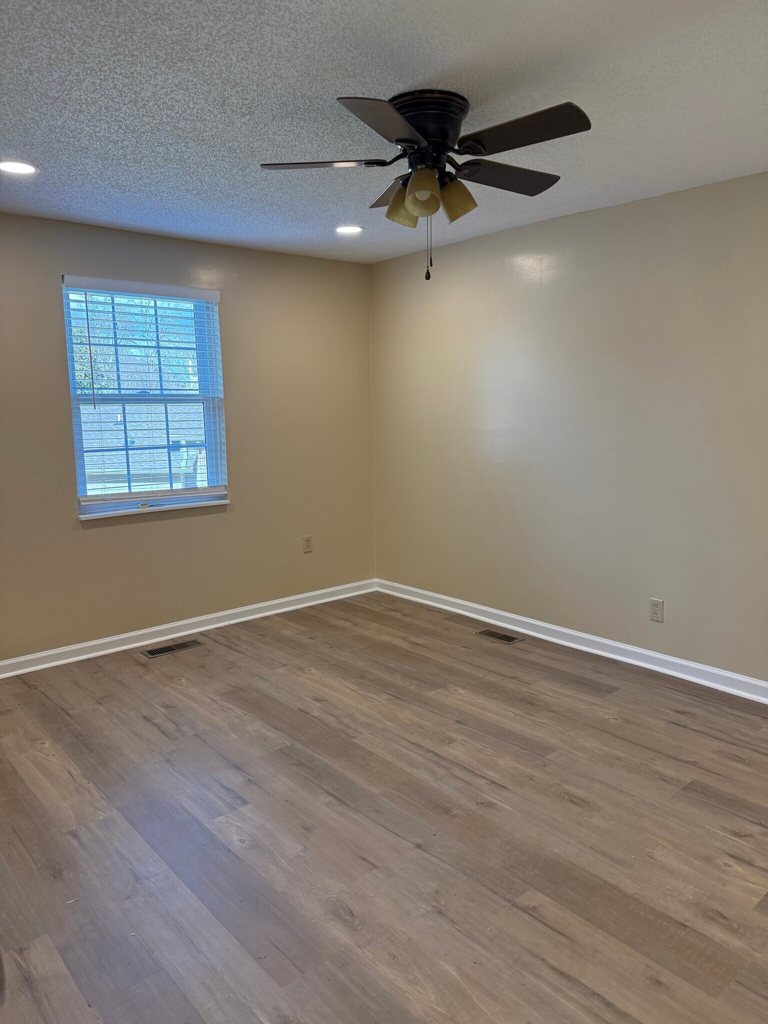 Master bedroom - 10029 Westland Dr