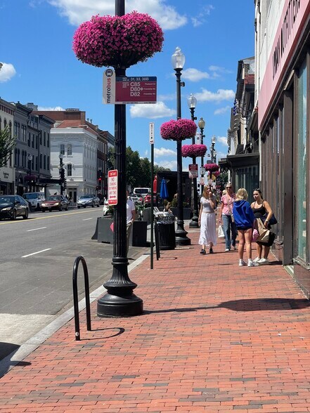 Minutes From Georgetown - 1230 23rd St NW