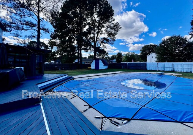 Building Photo - 4505 Mallard Crescent