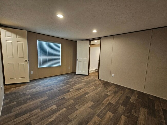 Building Photo - 1082 Myakka Dr