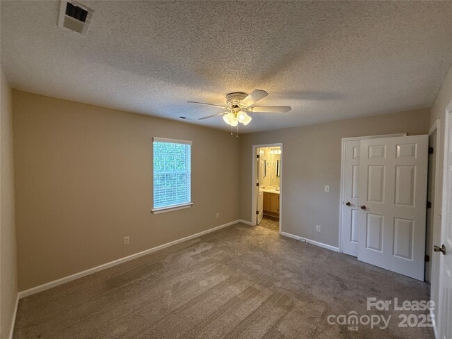 Building Photo - 517 Iverson Way