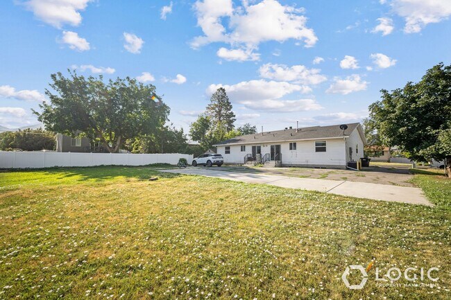 Building Photo - 820 W 1175 S