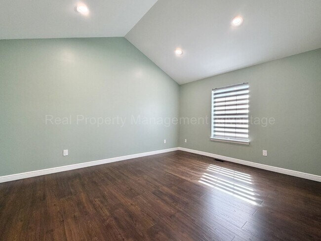 Building Photo - Rare Corner Upper Condo with Vaulted Ceilings, Private Balcony and 2 Car Garage - Right Across fr...