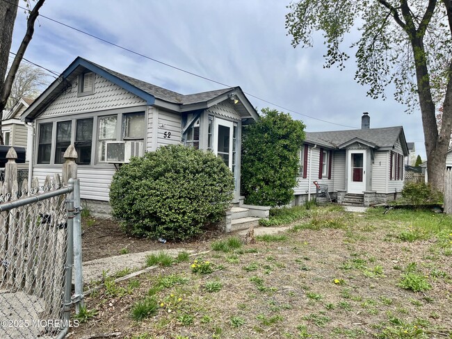 Primary Photo - 52 Shoreland Terrace