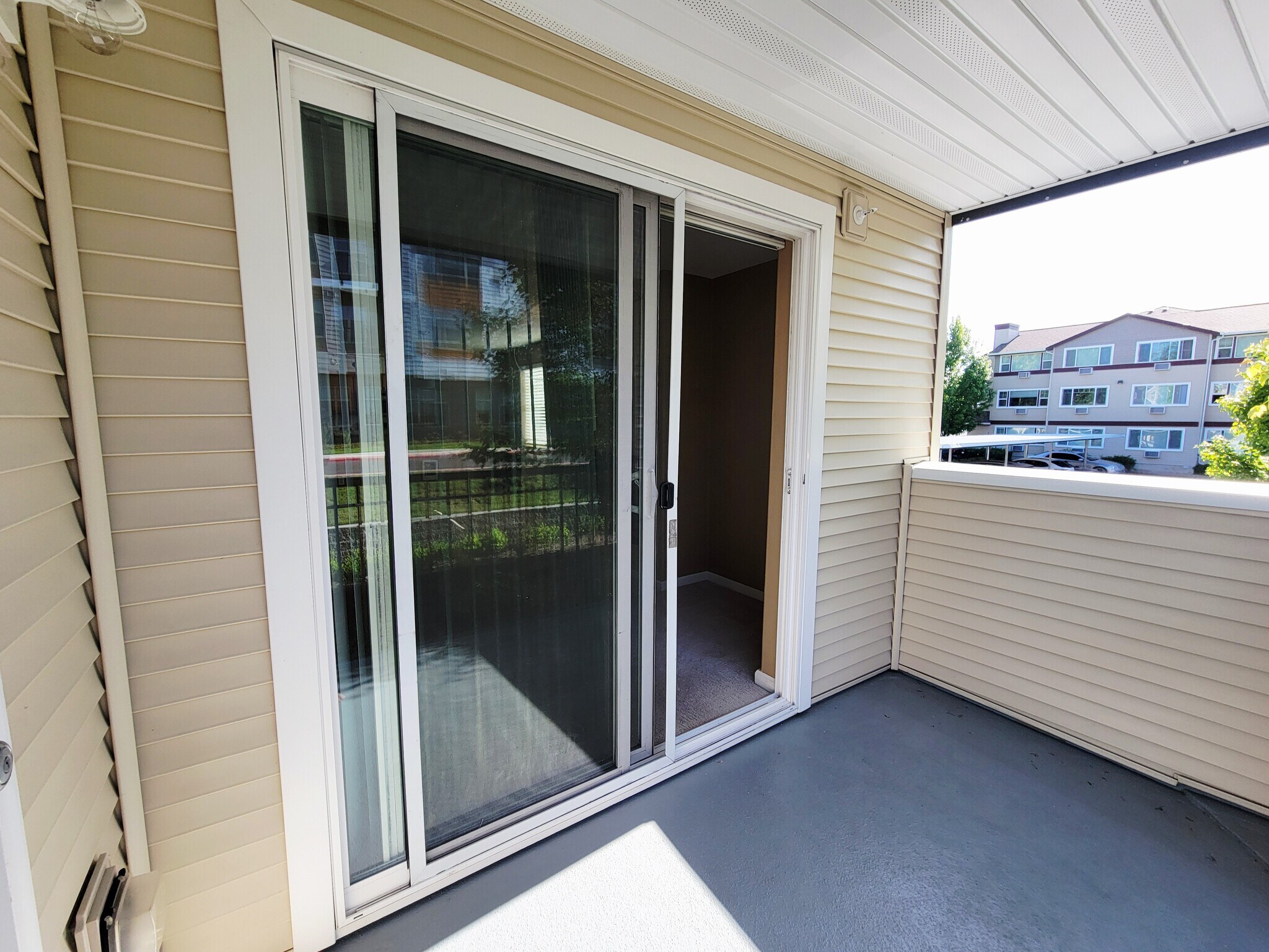 Building Photo - 780 NW 185th Ave