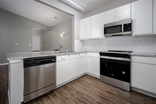 Building Photo - 2200 Classen Blvd