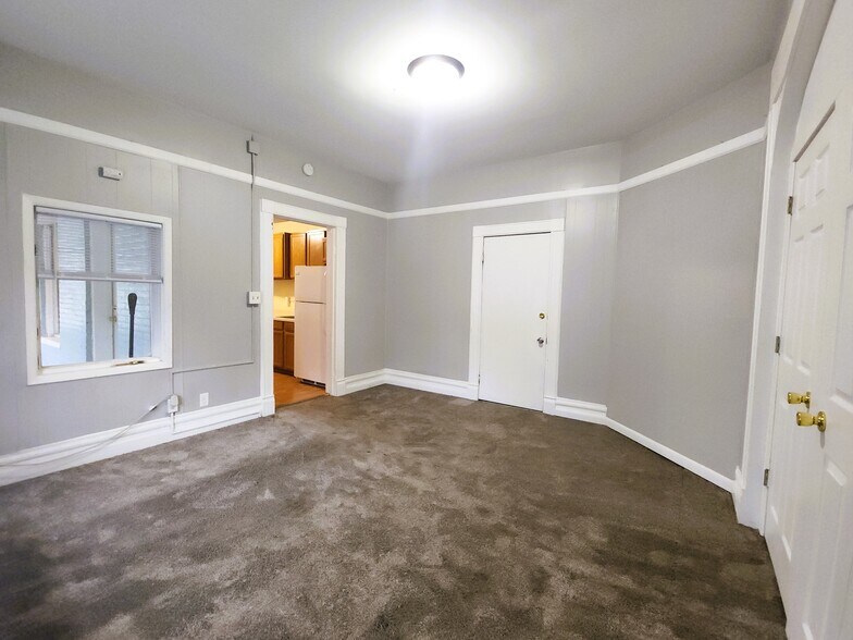 Living room - 53 W 9th St