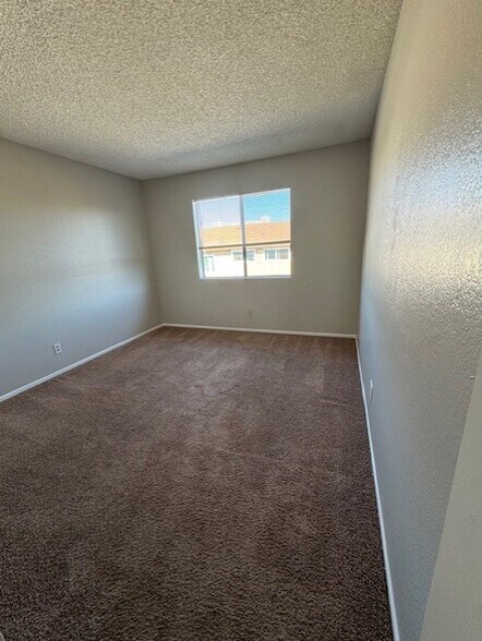 Building Photo - 5542 Orange Ave