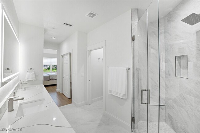 Building Photo - 630 Lalique Cir