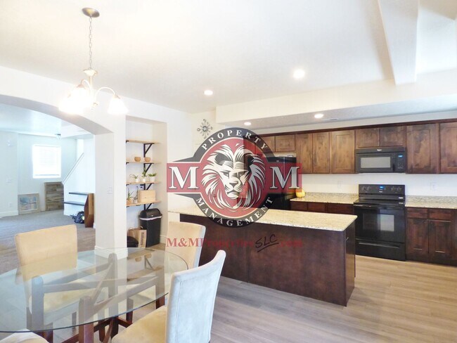 Building Photo - 3 Bd 3.5 Bath 2 Car Garage Townhome in Sandy