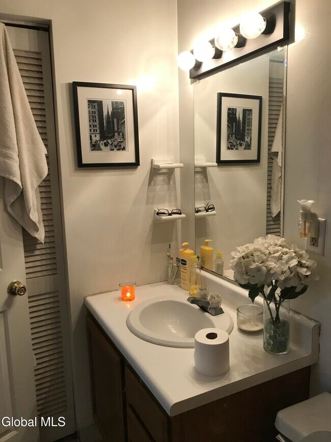 Building Photo - 80-82-82 Milton Ave