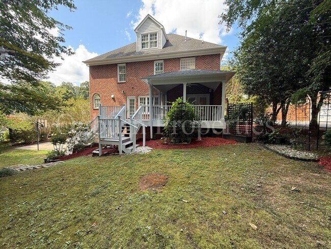 Building Photo - 4BR/2BA/2-0.5BA Custom Home in Greenbrier Farm!