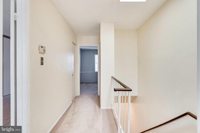 Building Photo - 2374 Hunters Square Ct