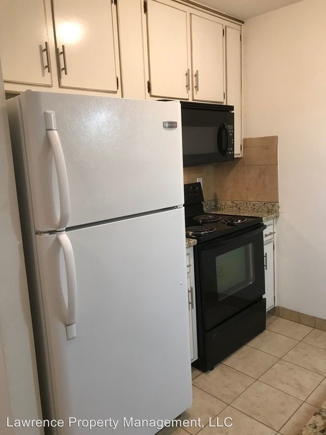 Building Photo - 2 br, 1 bath Apartment - 901 Illinois
