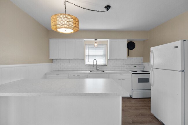 Building Photo - 4957 Miami St