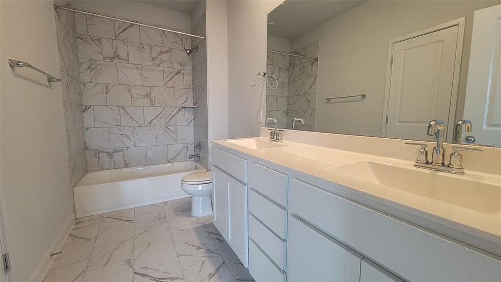 Building Photo - 605 W South St