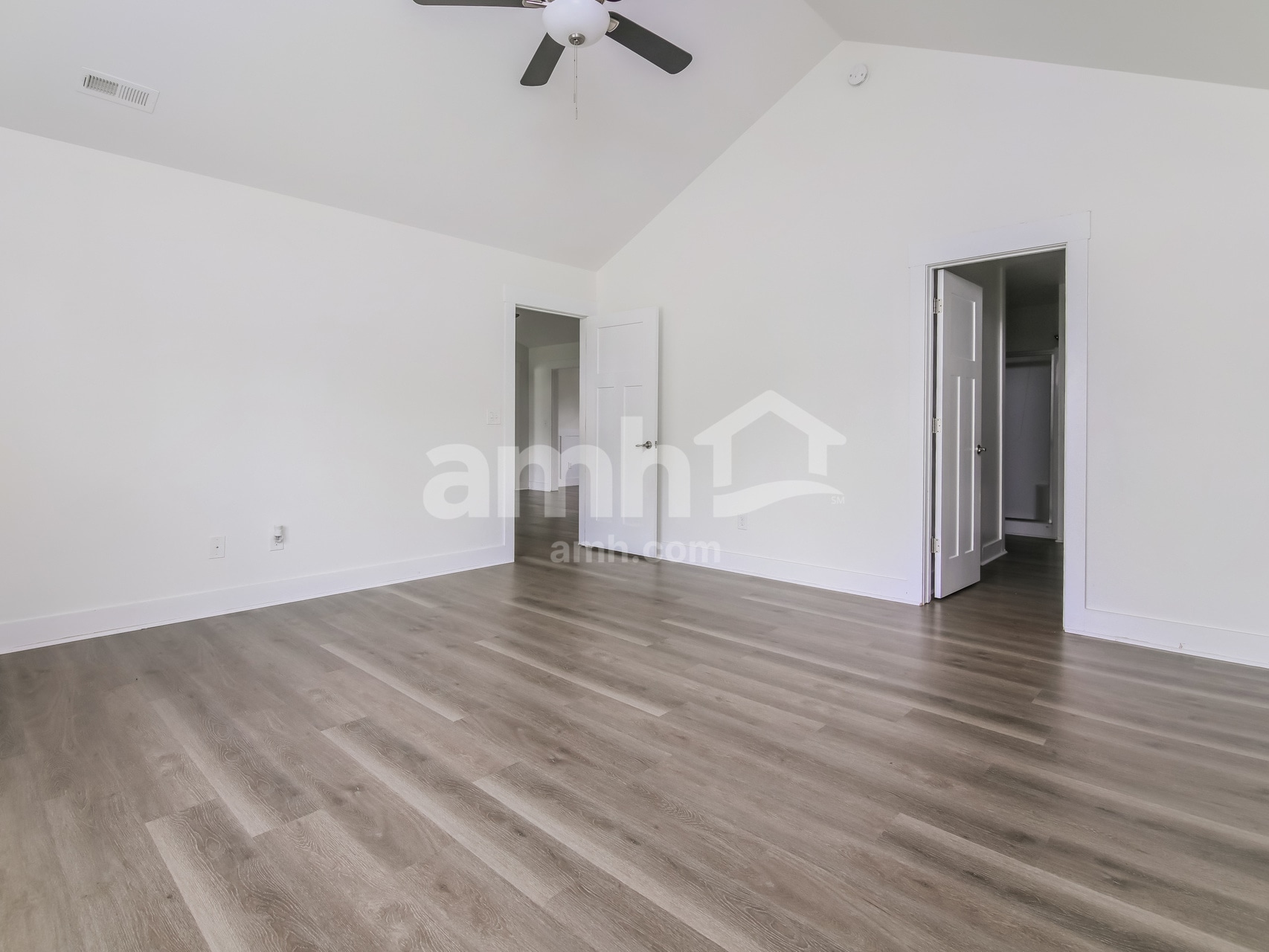 Building Photo - 15 Hanford Dr