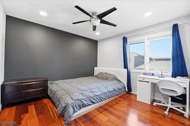 Building Photo - 65 Aspen Dr