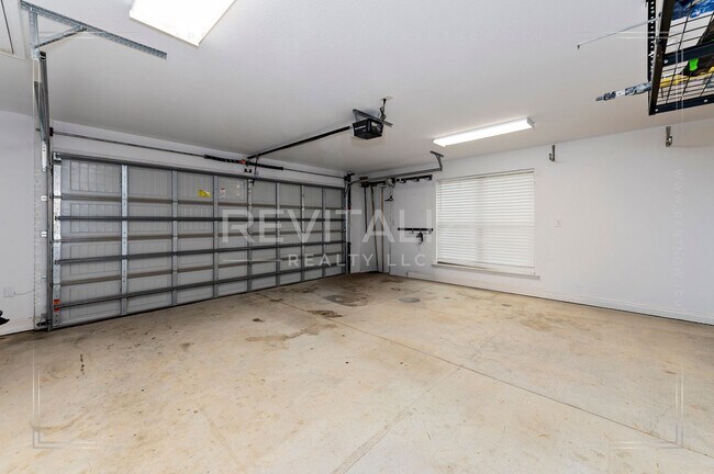 Building Photo - Elegant 4 Bed 3 Bath Cul-de-sac Home in Silverhill