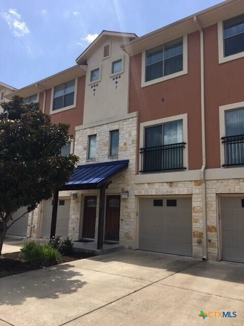 Building Photo - 13420 Lyndhurst St
