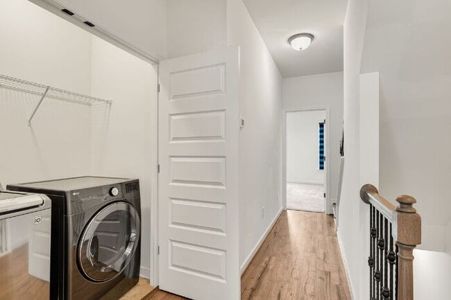 Building Photo - Modern End-Unit Townhome in Rocketts Landing with an Incredible Rooftop Terrace