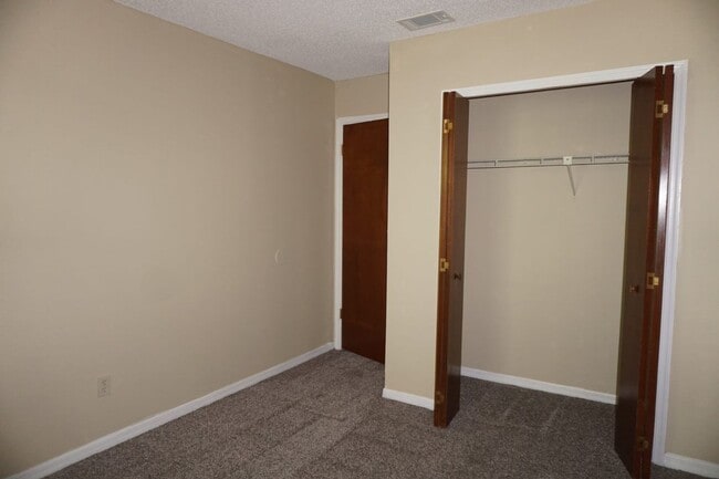 Building Photo - 3/2 Westside Townhome