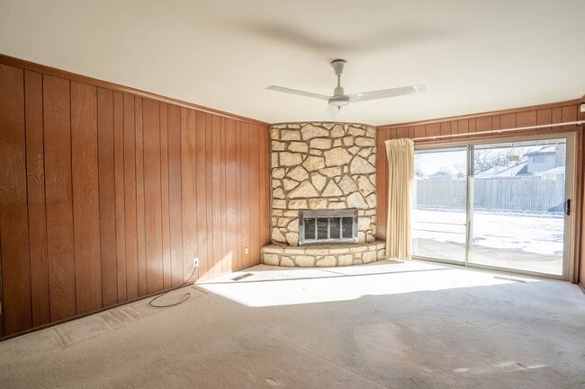 Building Photo - 3 Bed | 2 Bath in Central Tulsa!