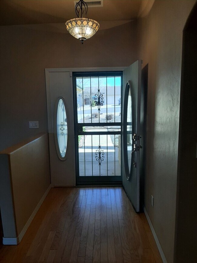 Building Photo - Beautiful 3 Bedroom Home located in Prescott