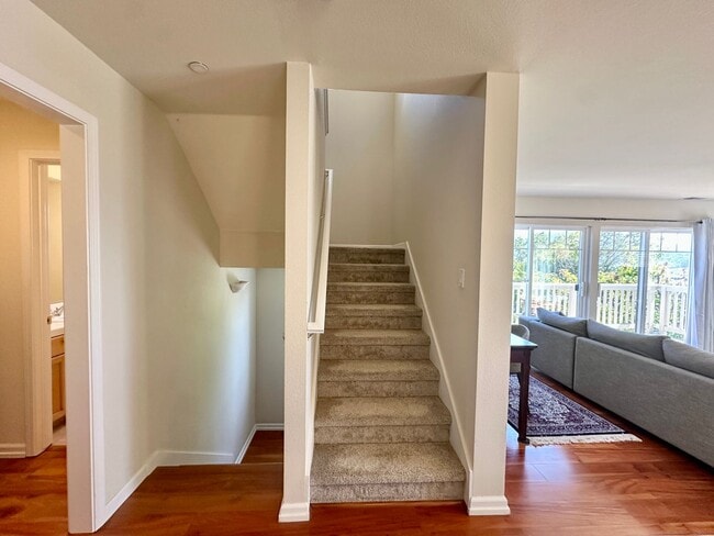 Building Photo - San Rafael Hillside Retreat