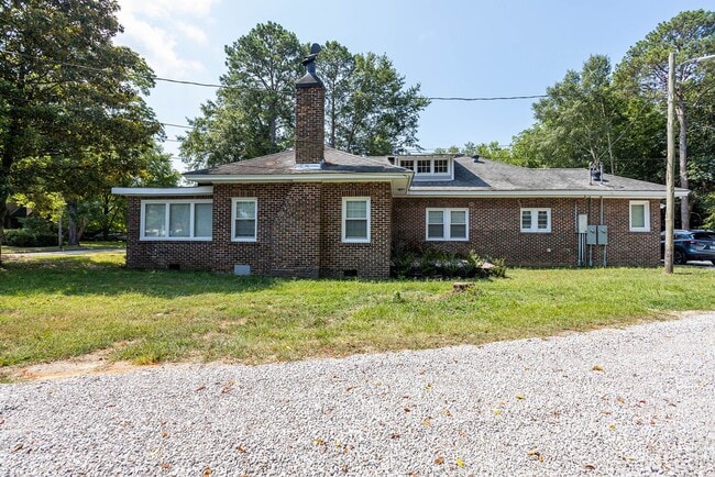 Building Photo - 20 Marion Ave