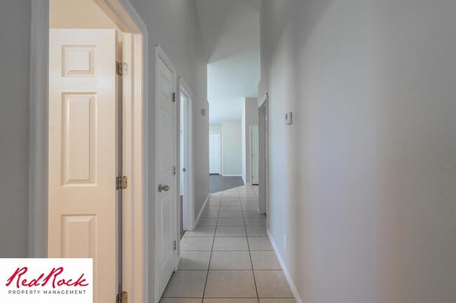 Building Photo - Charming 3 Bed, 2 Bath Home in the Heart of St. George!