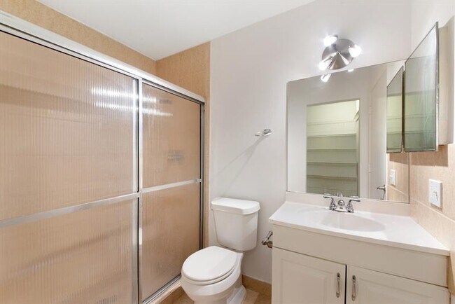 Building Photo - 9466 Boca Cove Cir