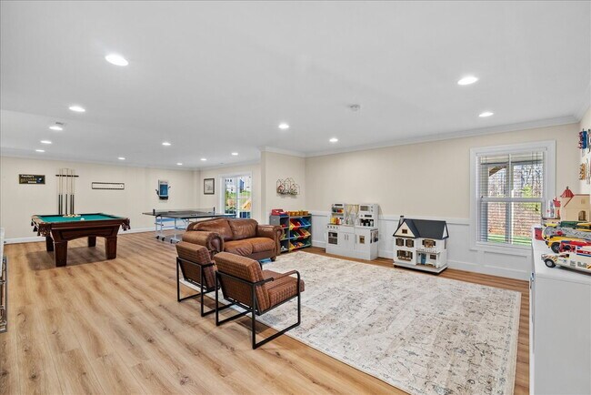 Building Photo - Elegant Single-Family Residence with Upscale Finishes in Amenity-Rich Community