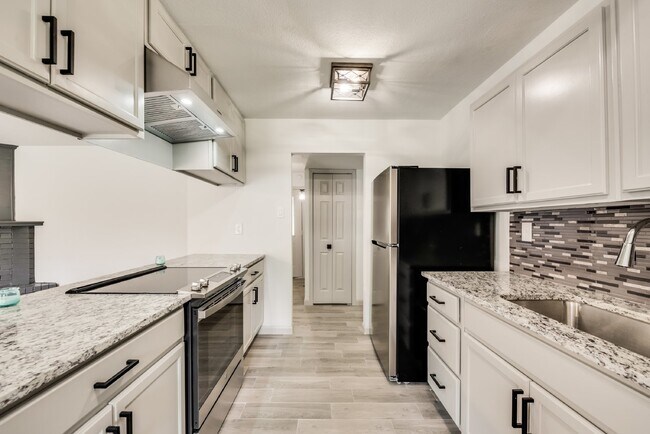Building Photo - Charming 3-Bedroom Home with 2 Full Baths ...