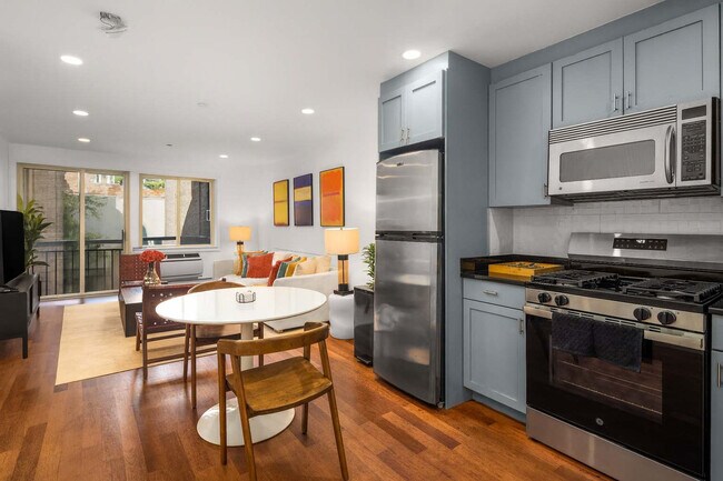 Building Photo - 15 St Marks Pl