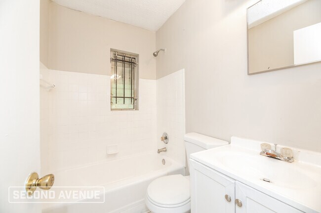 Building Photo - 4157 McMillan Cir