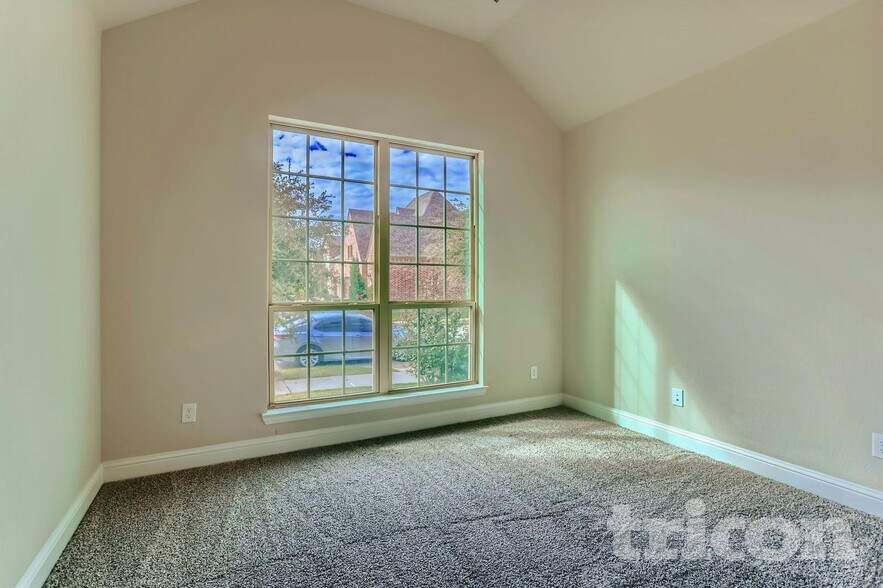 Building Photo - 401 Winehart St