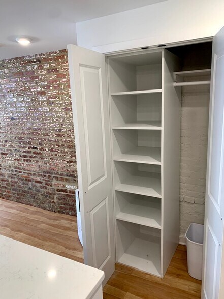 Building Photo - 660 E St NE